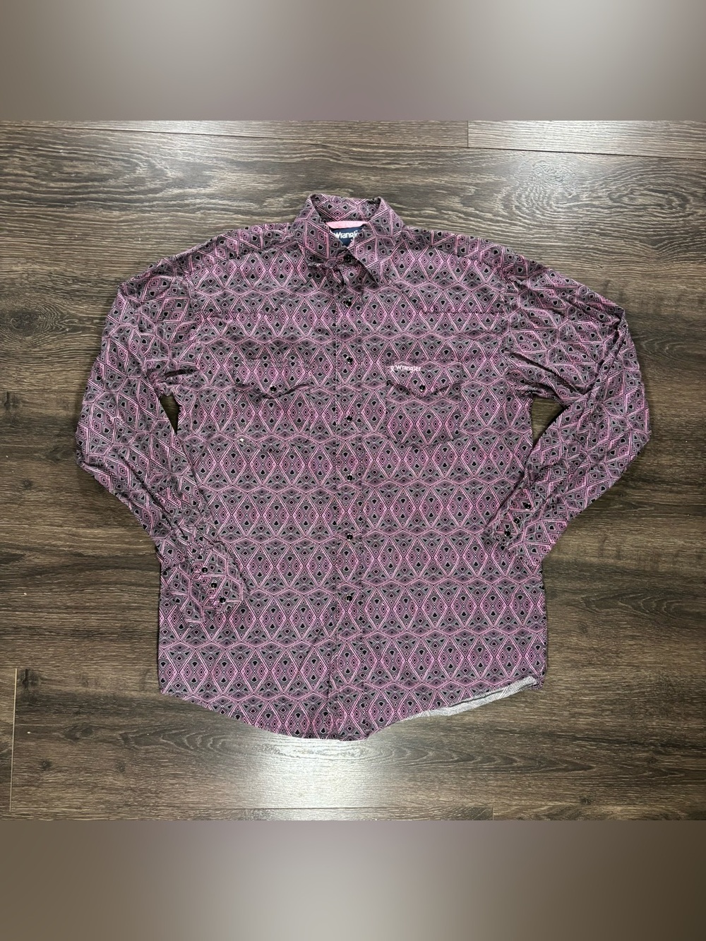 Wrangler Geometric Button Up Long Sleeve Shirt Size XL Breast Cancer Awareness